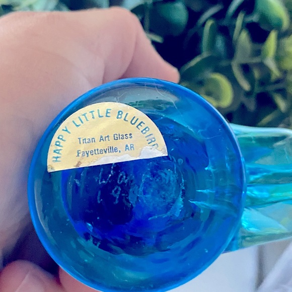 W Ward blue “Happy little bluebird” glass paperweight figurine 1995 - Picture 2 of 5